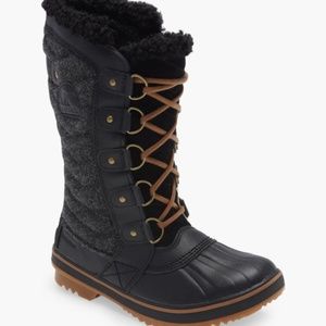 NWT Sorel Tofino II faux Shearling waterproof boot